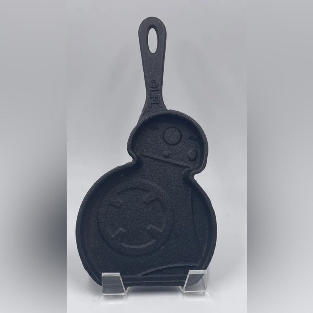 Star Wars R2 D2 cast iron pancake pan/mold